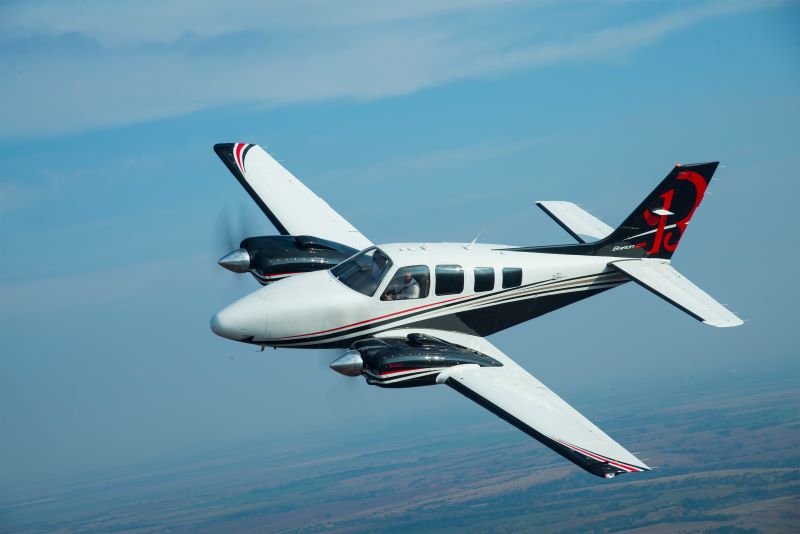 Beechcraft Baron with McCauley propeller